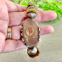 Load image into Gallery viewer, Tibetan Dzi Agate and Turquoise Bracelet