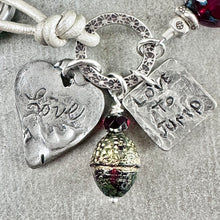 Load image into Gallery viewer, Holiday Horse Bracelet